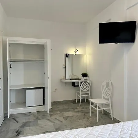 מלון Paradiso Boutique פארוס