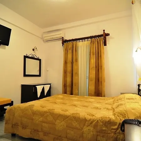 מלון Paradiso Boutique 3*