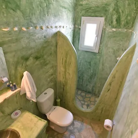 מלון Paradiso Boutique 3*