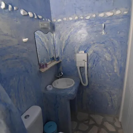 מלון Paradiso Boutique 3*